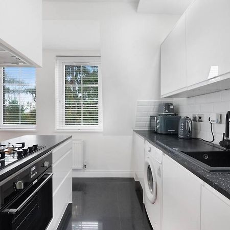 Roomy One Bed Loft Apartment Бишопс-Стортфорд Экстерьер фото