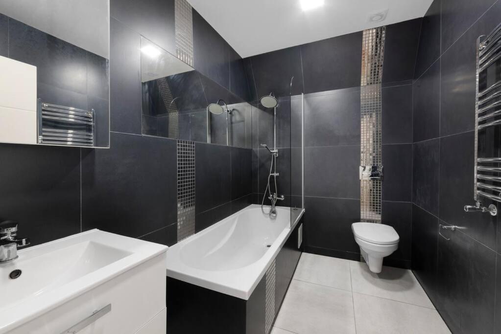 Roomy One Bed Loft Apartment Бишопс-Стортфорд Экстерьер фото